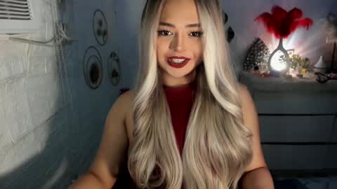 Snapshot of gorgeousamandarose chatting on December 2024 04:23:02 AM Amanda rose online show from December 2024 04:23:02 AM