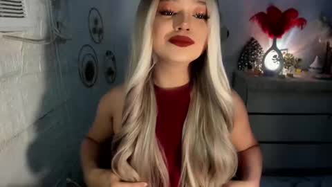 Snapshot of gorgeousamandarose chatting on December 2024 12:56:01 AM Amanda rose online show from December 2024 12:56:01 AM