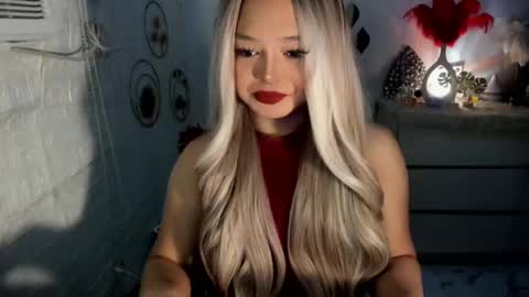 Snapshot of gorgeousamandarose chatting on December 2024 11:13:02 PM Amanda rose online show from December 2024 11:13:02 PM