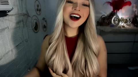 Snapshot of gorgeousamandarose chatting on March 2025 09:32:02 PM Amanda rose online show from March 2025 09:32:02 PM