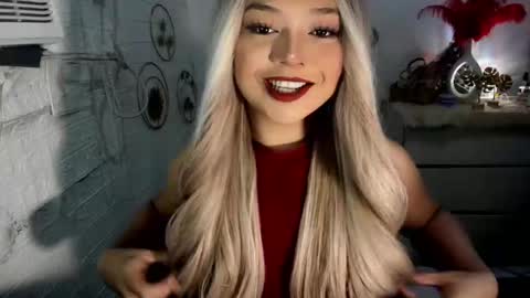 Snapshot of gorgeousamandarose chatting on March 2025 04:11:02 PM Amanda rose online show from March 2025 04:11:02 PM