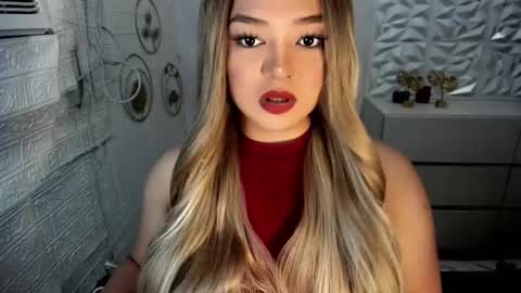 Snapshot of gorgeousamandarose chatting on September 2025 03:43:02 AM Amanda rose online show from September 2025 03:43:02 AM