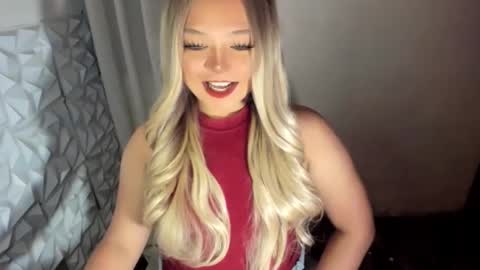 Snapshot of gorgeousamandarose chatting on May 2026 04:56:02 PM Amanda rose online show from May 2026 04:56:02 PM
