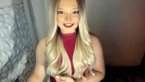 Snapshot of gorgeousamandarose chatting on May 2026 01:24:01 AM Amanda rose online show from May 2026 01:24:01 AM