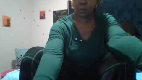 Snapshot of gotcake713 chatting on November 2025 08:14:01 PM Sue Goddess online show from November 2025 08:14:01 PM