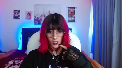 goth_minerva online show from November 2025 01:26:02 PM