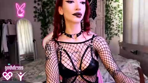 Snapshot of gothdesss chatting on September 2025 06:06:02 AM online show from September 2025 06:06:02 AM