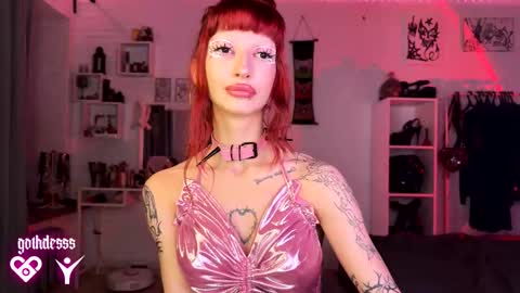 Snapshot of gothdesss chatting on October 2025 12:53:01 AM online show from October 2025 12:53:01 AM