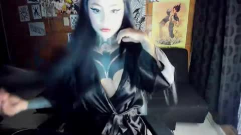 Snapshot of gothic9goddes chatting on December 2024 01:08:01 AM GG online show from December 2024 01:08:01 AM