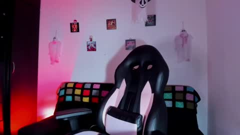 Snapshot of gothic9goddes chatting on September 2025 12:15:01 AM GG online show from September 2025 12:15:01 AM