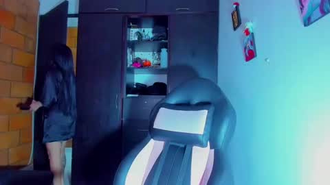 Snapshot of gothic9goddes chatting on November 2025 11:04:02 PM GG online show from November 2025 11:04:02 PM