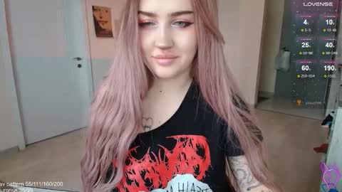 traumfrau Kira angel face devil eyes I SELL A LOT VIDEO IN GALLERY online show from February 2026 11:04:01 AM