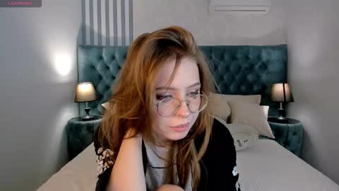 Snapshot of grace_blush chatting on September 2025 07:25:02 AM Grace online show from September 2025 07:25:02 AM