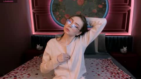 Snapshot of grace_blush chatting on October 2025 08:02:02 AM Grace online show from October 2025 08:02:02 AM