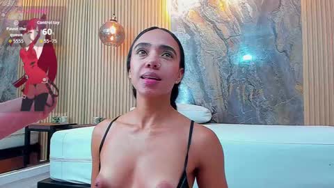 Snapshot of grace_daviss chatting on October 2025 02:20:01 PM GRACE online show from October 2025 02:20:01 PM