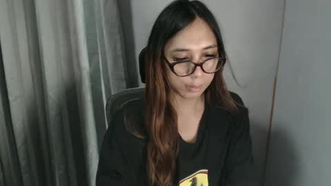 Snapshot of grace_for_youuu chatting on June 2026 09:11:02 AM HoneyGrace online show from June 2026 09:11:02 AM