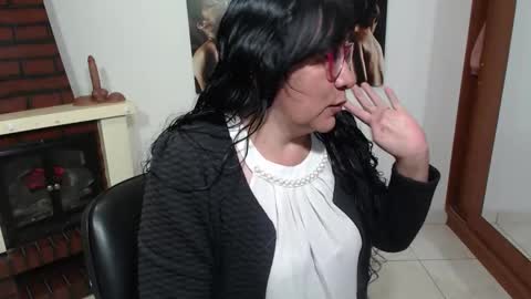 Snapshot of grace_mature_milf chatting on September 2025 10:26:02 AM grace_mature_milf online show from September 2025 10:26:02 AM