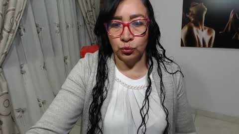 Snapshot of grace_mature_milf chatting on September 2025 10:09:01 AM grace_mature_milf online show from September 2025 10:09:01 AM