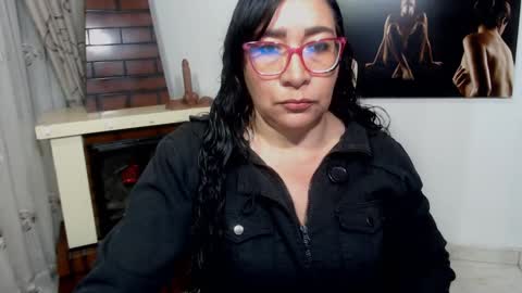 Snapshot of grace_mature_milf chatting on October 2025 10:13:01 AM grace_mature_milf online show from October 2025 10:13:01 AM