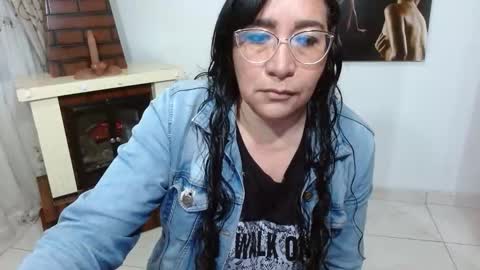 Snapshot of grace_mature_milf chatting on October 2025 10:48:01 AM grace_mature_milf online show from October 2025 10:48:01 AM