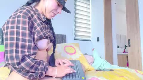 GRECIADOMM555 online show from October 2025 04:42:01 PM