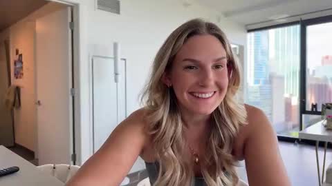 Gracie Mae online show from October 2025 08:20:01 PM