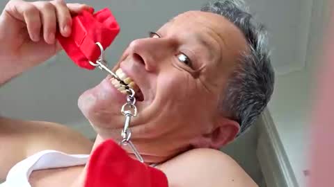 grattitude online show from December 2025 08:42:02 AM