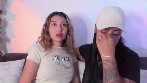 Snapshot of grave_duo chatting on December 2025 04:18:02 AM GRAVE DUO online show from December 2025 04:18:02 AM