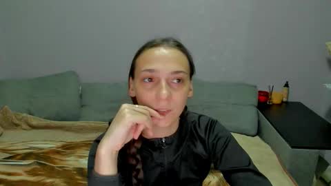 Anna online show from December 2025 01:41:02 PM