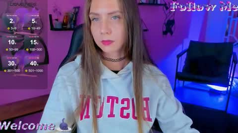 Snapshot of graycewild chatting on October 2025 11:28:02 AM GrayceWild online show from October 2025 11:28:02 AM