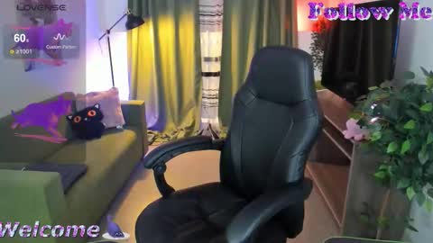 Snapshot of graycewild chatting on October 2025 05:29:02 AM GrayceWild online show from October 2025 05:29:02 AM