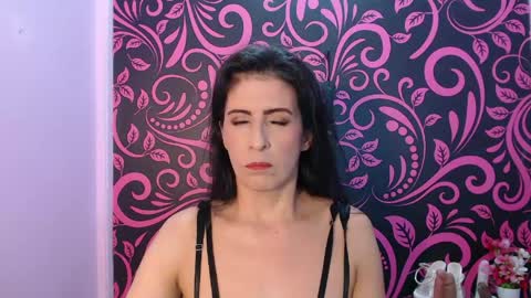 Isabella online show from May 2026 11:38:02 AM