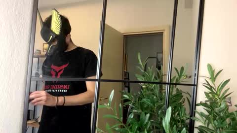 Snapshot of greekraul chatting on October 2025 10:19:02 AM Raul The Greek online show from October 2025 10:19:02 AM