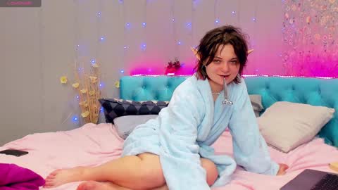 Snapshot of greenelfapril chatting on January 2025 10:03:01 PM April online show from January 2025 10:03:01 PM