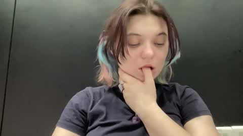 Snapshot of greenelfapril chatting on February 2025 07:41:02 PM April online show from February 2025 07:41:02 PM