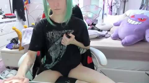 GreenEyedLovexo online show from November 2025 07:03:01 PM