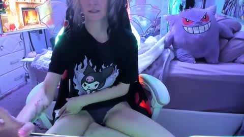 Snapshot of greeneyedlovexo chatting on February 2026 04:40:02 AM GreenEyedLovexo online show from February 2026 04:40:02 AM