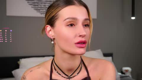 Kelly online show from November 2025 12:44:02 PM