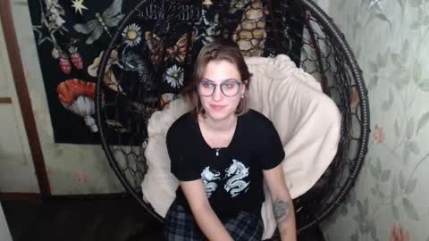 Lina online show from October 2025 04:16:01 PM