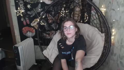 Lina online show from November 2025 04:50:01 PM