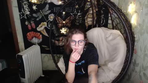 Lina online show from November 2025 10:59:01 AM