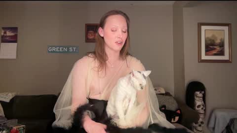 Snapshot of greenxxxqueen chatting on February 2025 09:21:02 AM SexQueen Nikki online show from February 2025 09:21:02 AM
