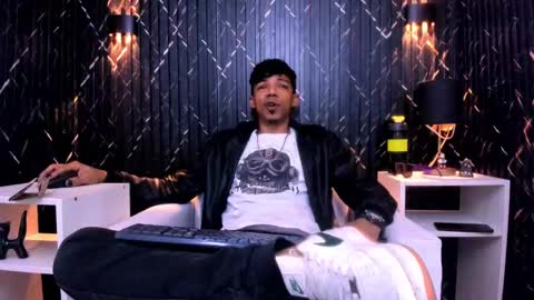 Snapshot of gregory_sforza chatting on November 2025 12:18:02 PM GregorySforza online show from November 2025 12:18:02 PM