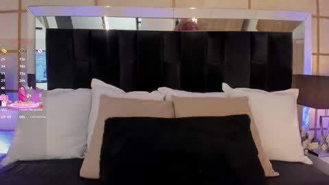 Greta Velvet  online show from October 2025 02:12:01 PM