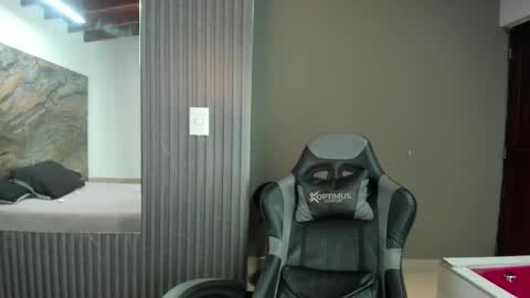 Gretchen  online show from October 2025 08:16:02 PM