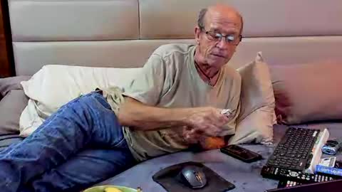 Grey.  If viewing your cam I am more likely to stay if you show your face. online show from February 2025 12:35:02 AM