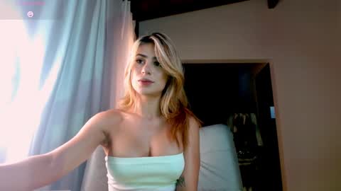 Snapshot of greyslopez chatting on January 2025 10:45:01 PM Greyslopez online show from January 2025 10:45:01 PM