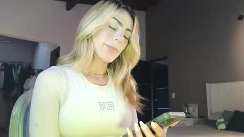 Snapshot of greyslopez chatting on March 2025 09:29:02 PM Greyslopez online show from March 2025 09:29:02 PM
