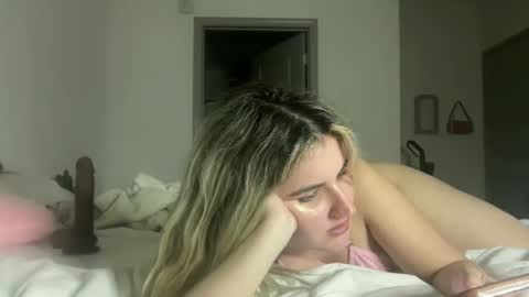 Snapshot of grrlgod chatting on December 2024 11:57:01 PM grrlgod online show from December 2024 11:57:01 PM