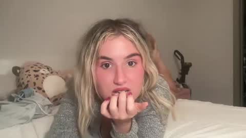 Snapshot of grrlgod chatting on February 2025 12:32:02 AM grrlgod online show from February 2025 12:32:02 AM